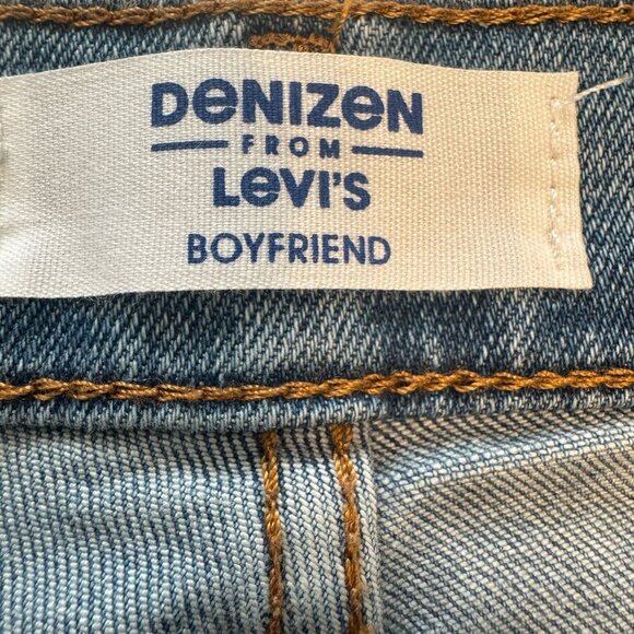 Denizen from Levi's Boyfriend Light Blue Distressed Cuffed Jeans Size 8 / W29 - Picture 7 of 11